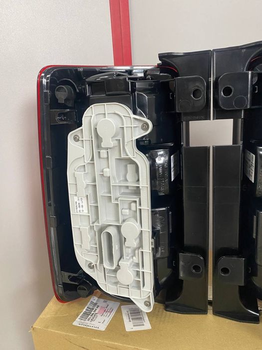 Задній стоп ліхтар ляду розпашонку VW Caddy Кадді 16- оригінал