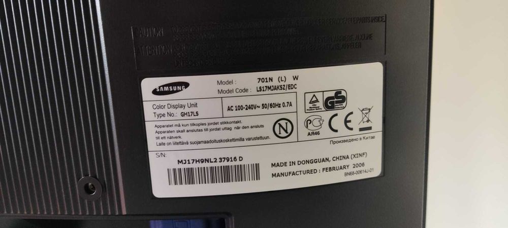 Monitor Samsung SyncMaster 710N – 17 polegadas (Impecável)
