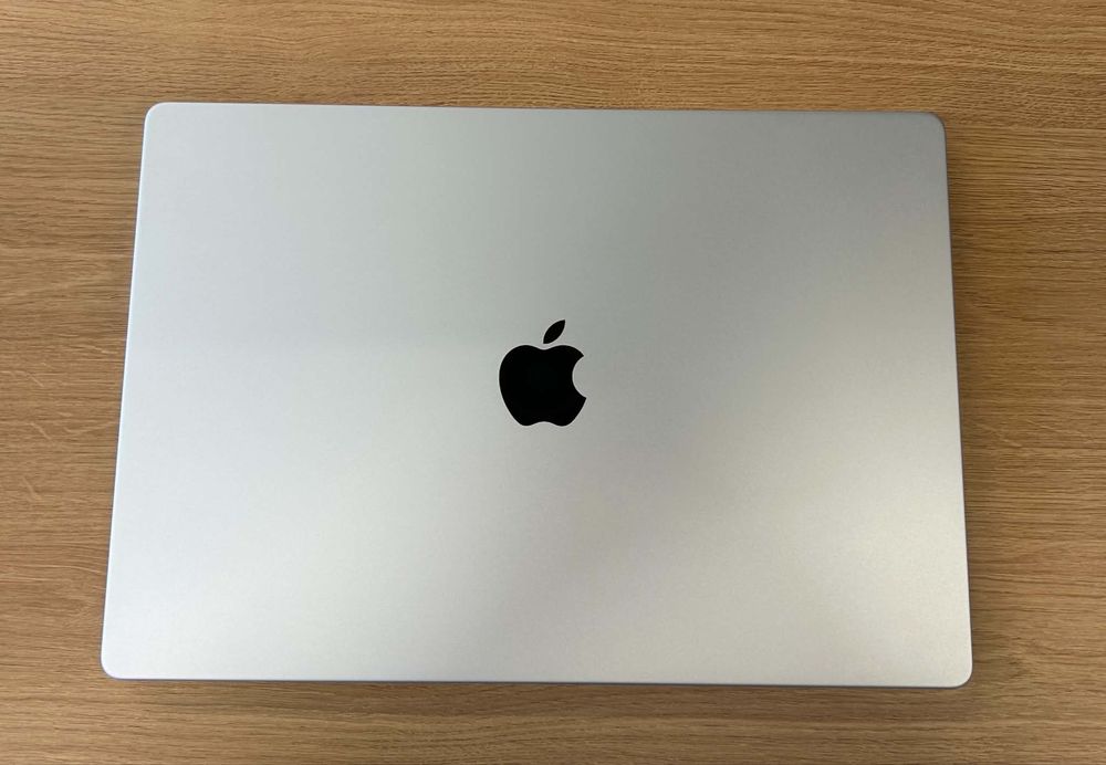 Sprzedam Apple MacBook Pro 16” (2021) z procesorem M1 Pro.