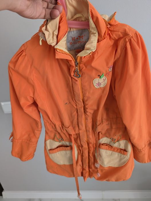 Дитячий одяг: пальто, куртка, плаття