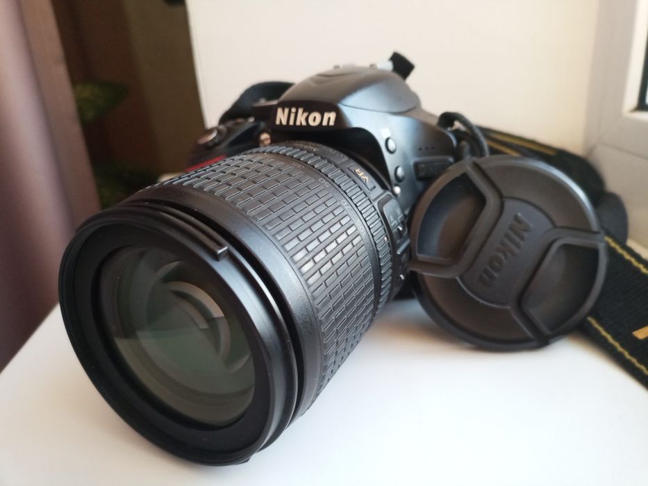 Nikon D3200, хороший дзеркальний фотоапарат)
