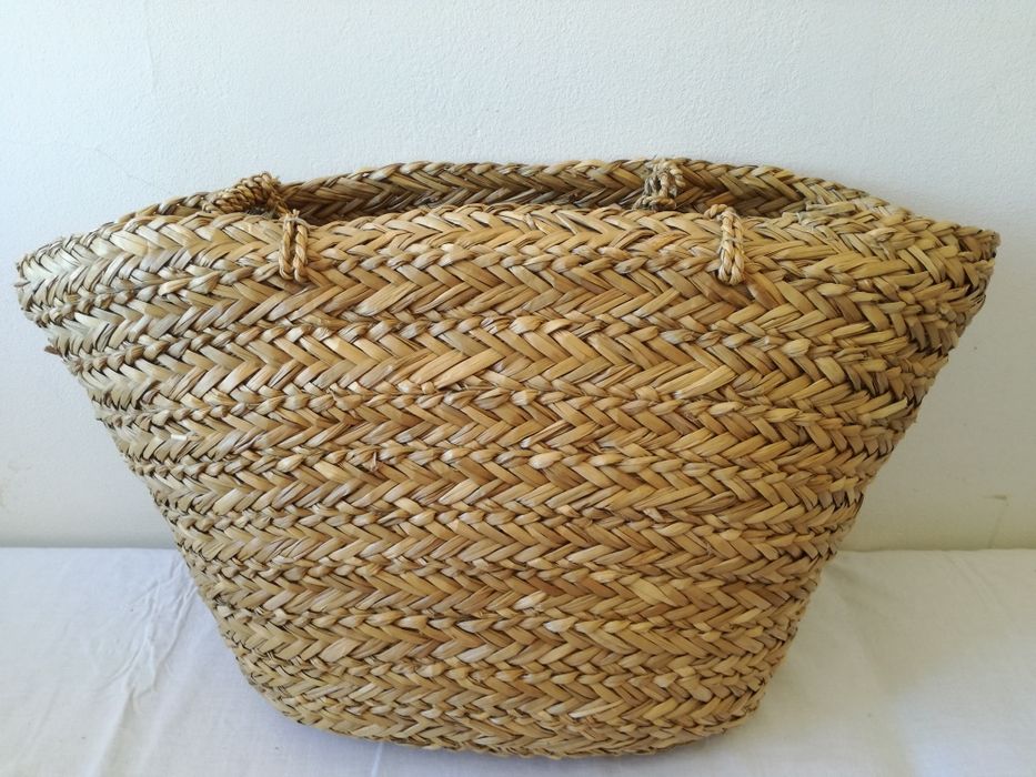 Conjunto cesta verga+chapéu+toalha de praia+ camiseiro manga curta+que