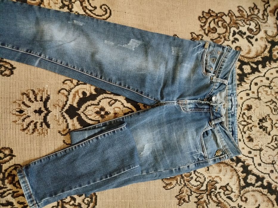 Продам джинси на маленькому утеплені
