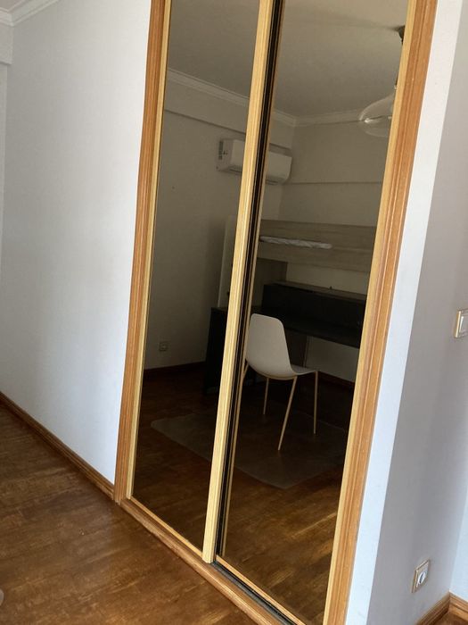 Quarto em T2 para arrendar