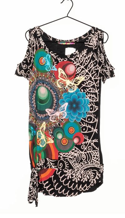 Стильна модна футболка