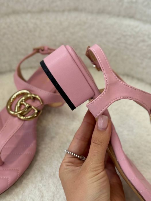 Босоніжки Gucci  Без коробки  36 р 1880 грн
