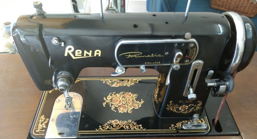 Máquina de Costura Rena