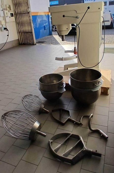 Batedeira electromecânica 60/30 litros