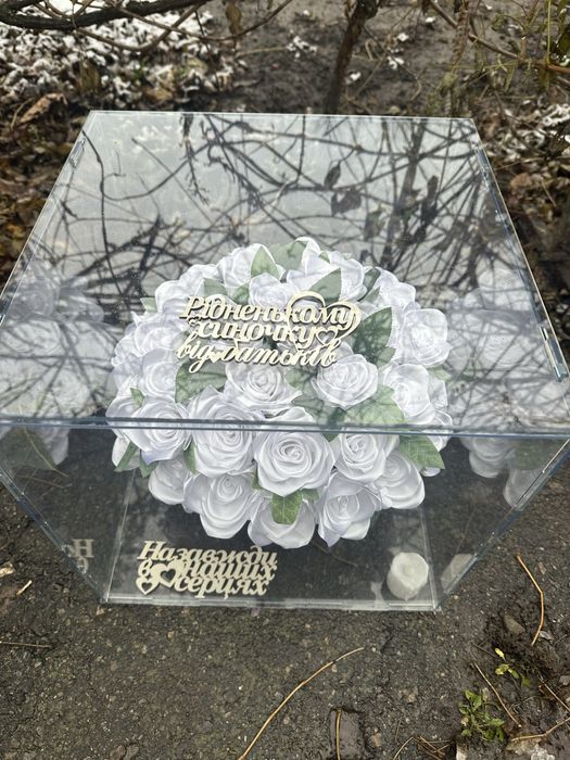 Квіти у кубі на замовлення