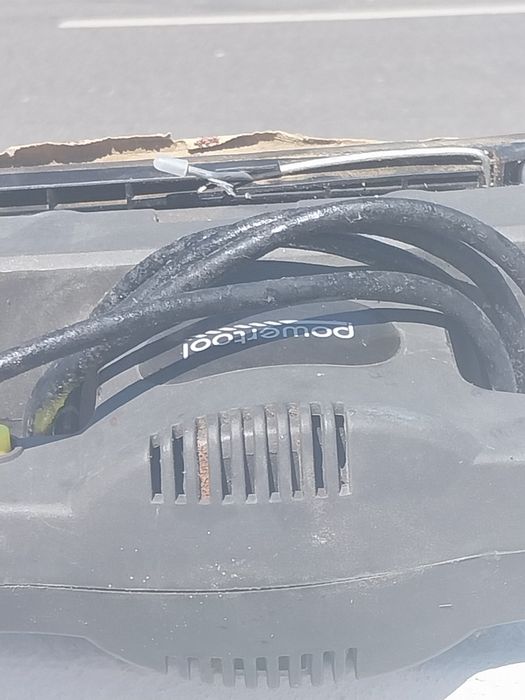 Lixadora orbital em bom estado
