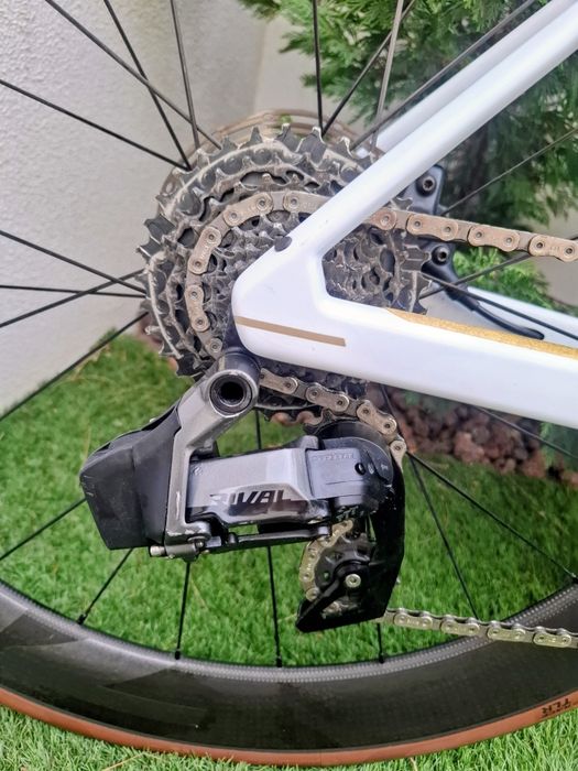 Rodas Carbono Zipp 404 Firecrest/303S + Grupo SRAM AXS