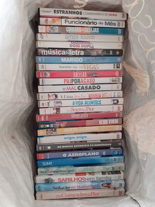 Vendo DVD de filmes
