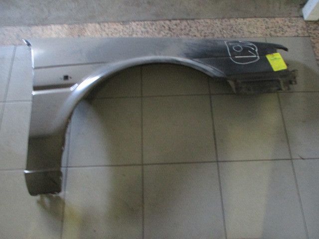 Guarda-lamas direito TOYOTA Corolla Sedan (_E8_)