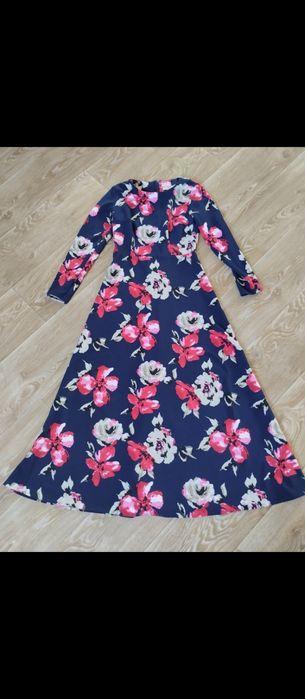 Жіноча в пол сукня