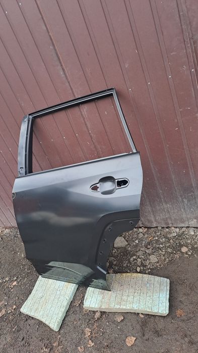 Toyota Rav4 5 V drzwi lewe tył NOWE