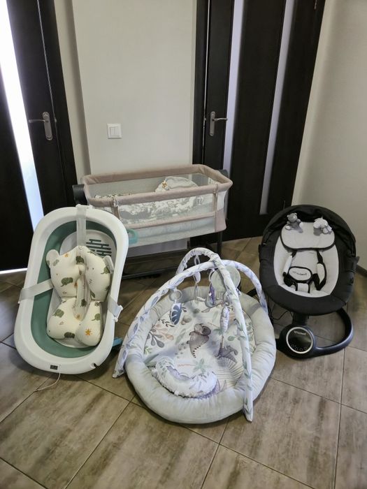 Приставне ліжечко, заколисуючий центр, ванночка, розвиваючий  килимок