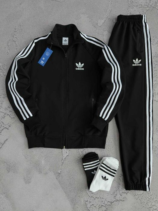 Спортивний костюм чоловічий adidas весна-літо-осінь +2 пари шкарпеток