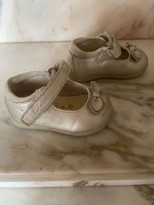 Babies da Chicco em pele dourada 18