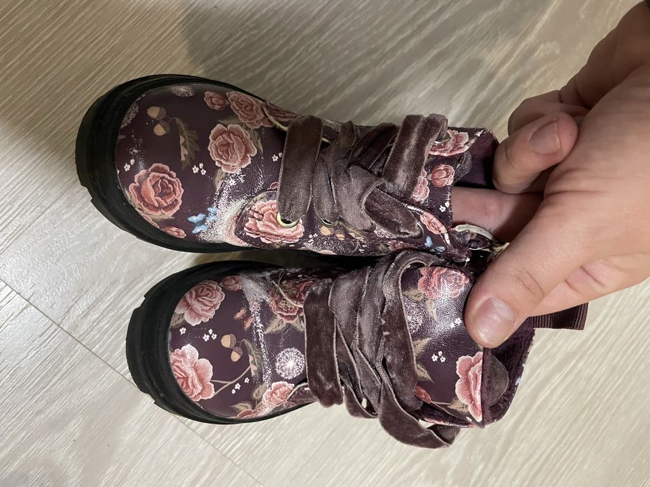 Продам дитяче взуття хайтопи zara 20,21