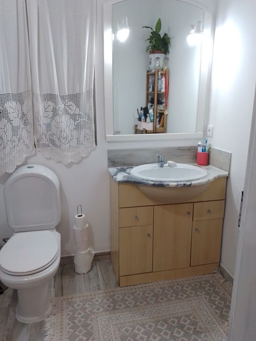 Aluga-se Quarto com casa de banho