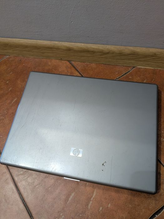 Laptop a nawet dwa