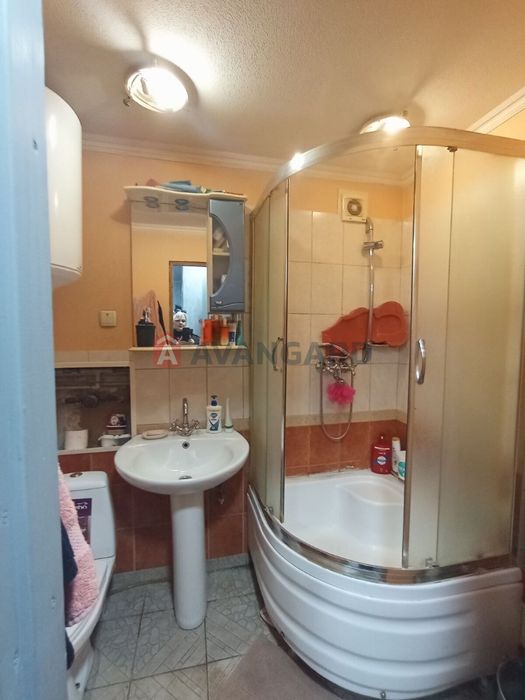 Продам 2-кімнатну квартиру в центрі