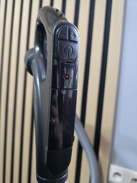 Odkurzacz workowy Amica Sharq VM 7011