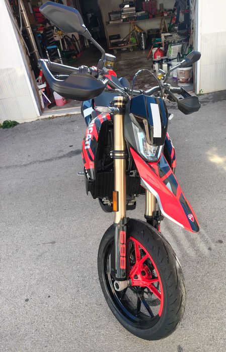 Ducati Hypermotard 698