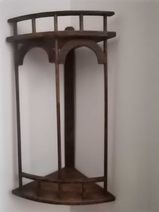 Oratório de parede em madeira