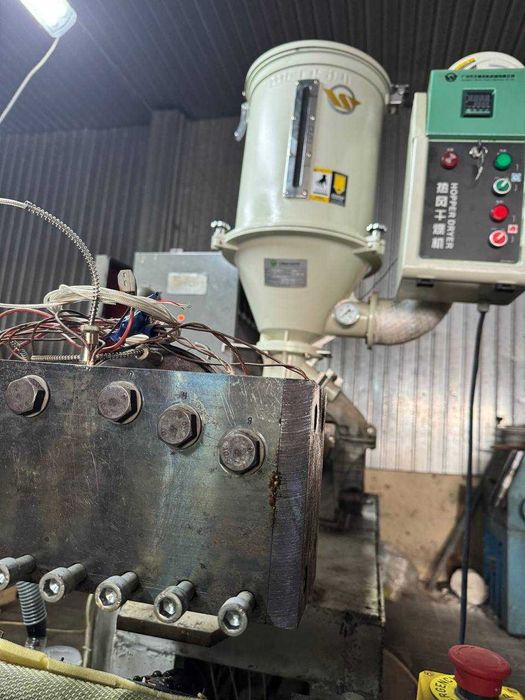 Агрегат для производства пластиковой вощины