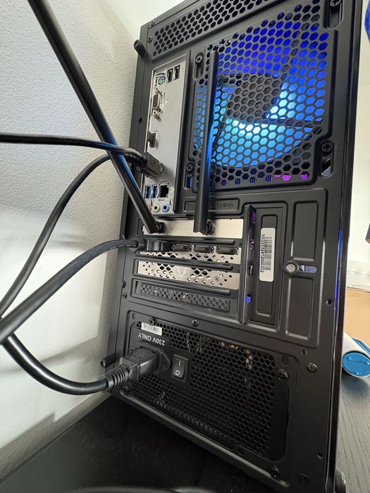Desktop gaming AMD RYZEN 5, 1 TB, 32 GB, RTX 4060TI 16GB