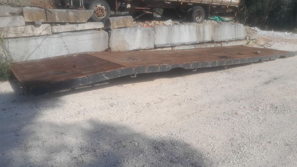 Carrocaria porta maquinas