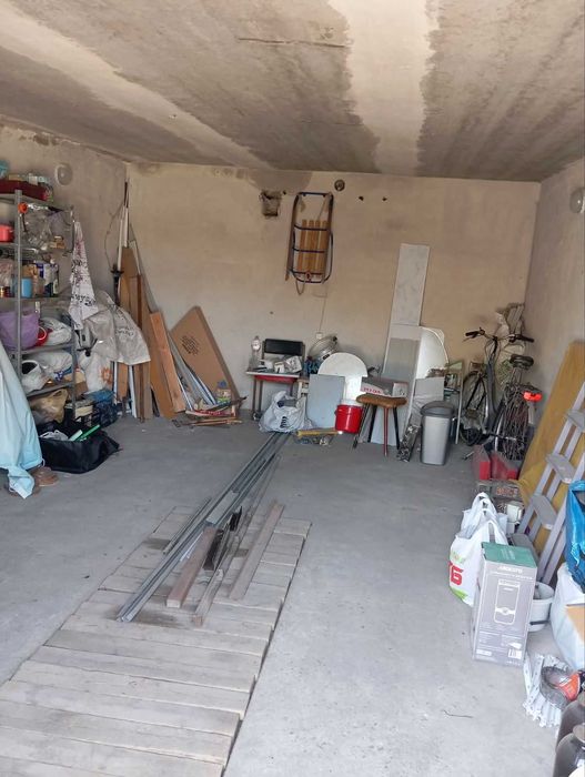 Продам гараж по ул. Красной в кооперативе "Локомотив"