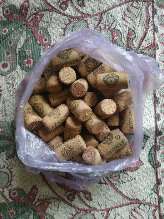 Пробки от вина 60 штук