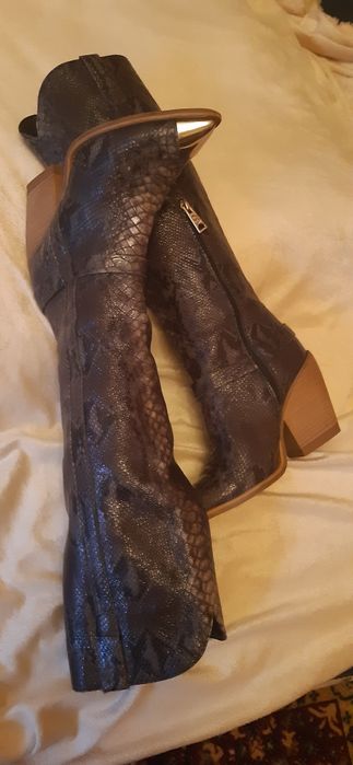 Carinii Kowbojki skóra węża 38