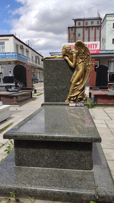 Скульптура ангела для пам'ятника