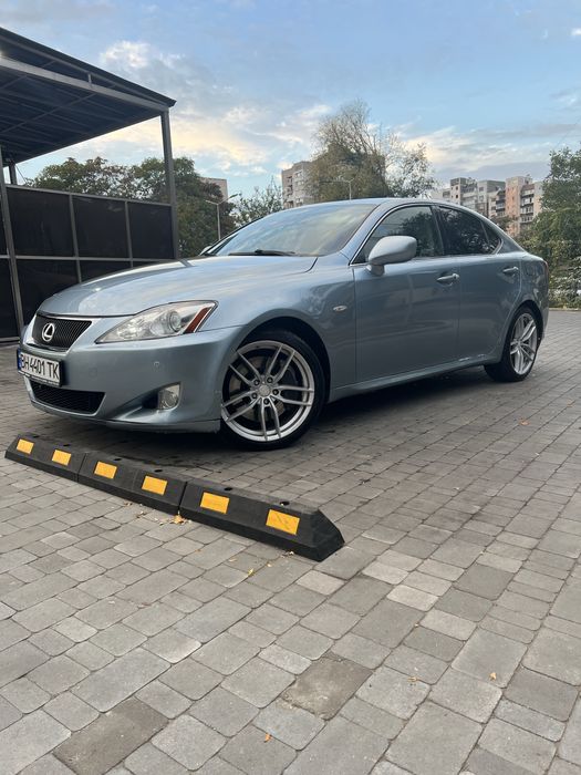 Лексус ис 300 2007 года