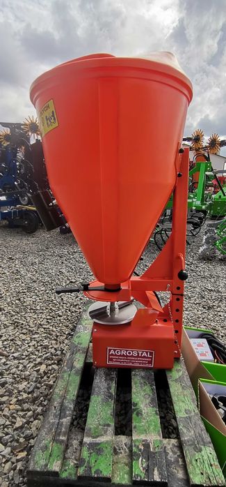 Solarka Dexwal SALTDROG 100l zawieszana lej na hak AGROSTAL