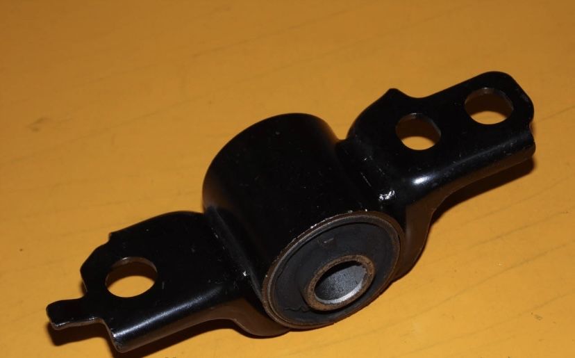 Салінблок ричага мазда 323 Bg