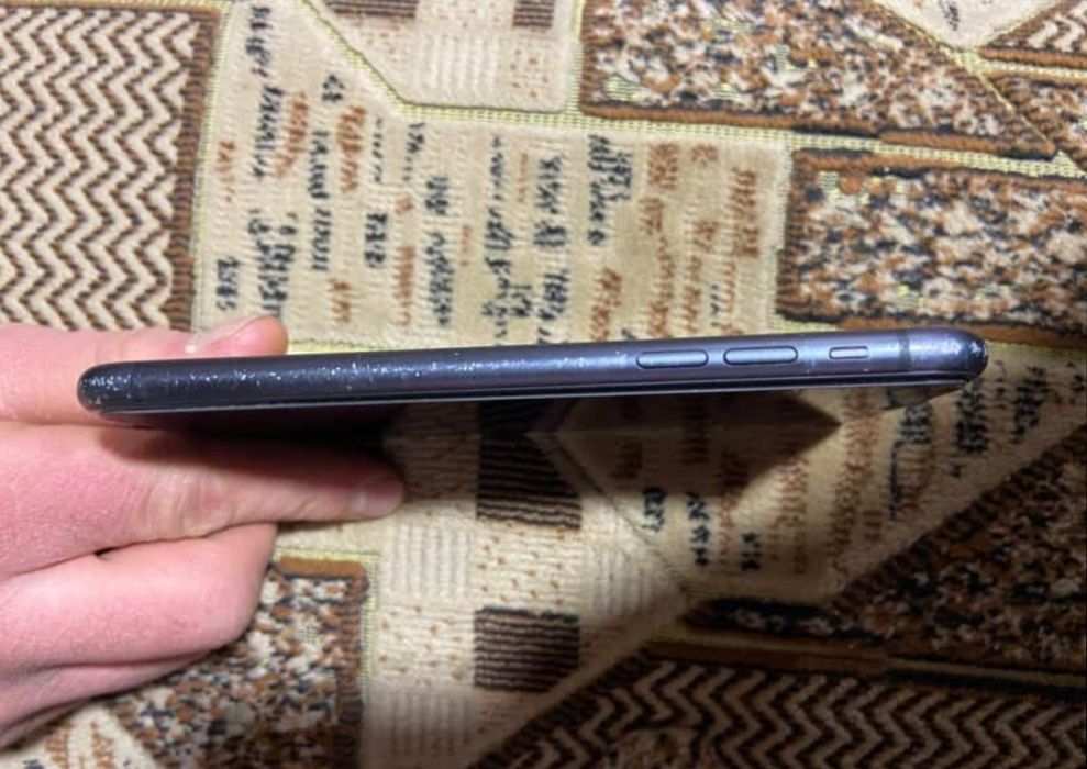 Продам iPhone 11
