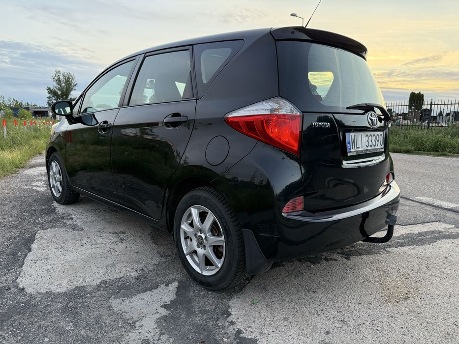 Toyota Verso-S 2011 photo 3