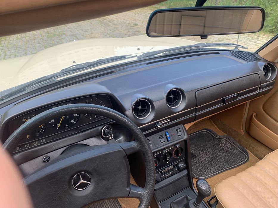 Mercedes 300d 123 — photo 5