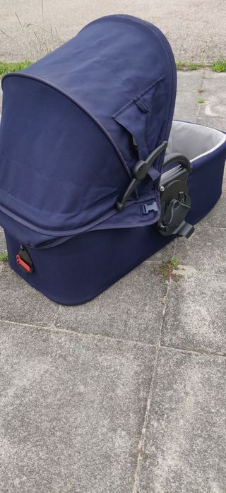 Alcoda de bebê em muito bom estado