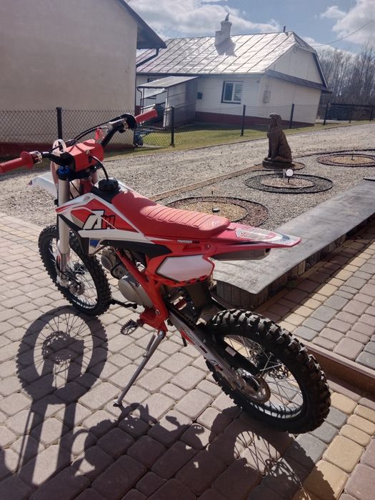 Cross Thunder 150