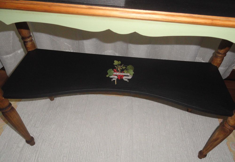 Mesa de apoio restaurada