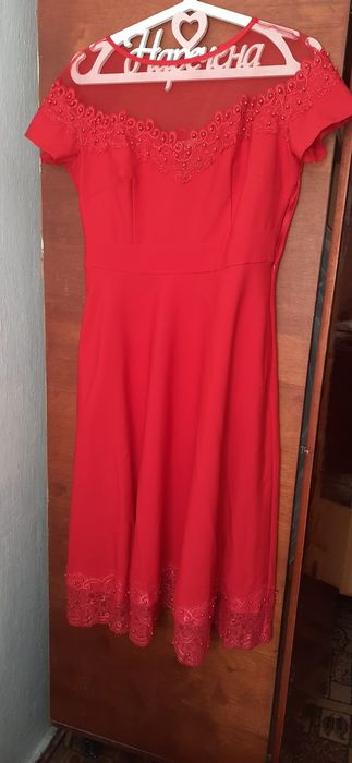 Вечірня жіноча сукня