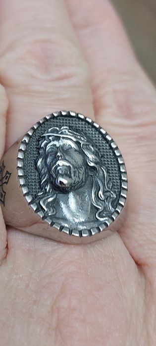 Srebrny sygnet z głową Jezusa stal chirurgiczna