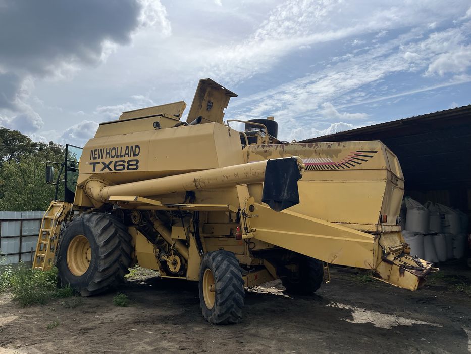 New Holland TX 68 kombajn zbożowy
