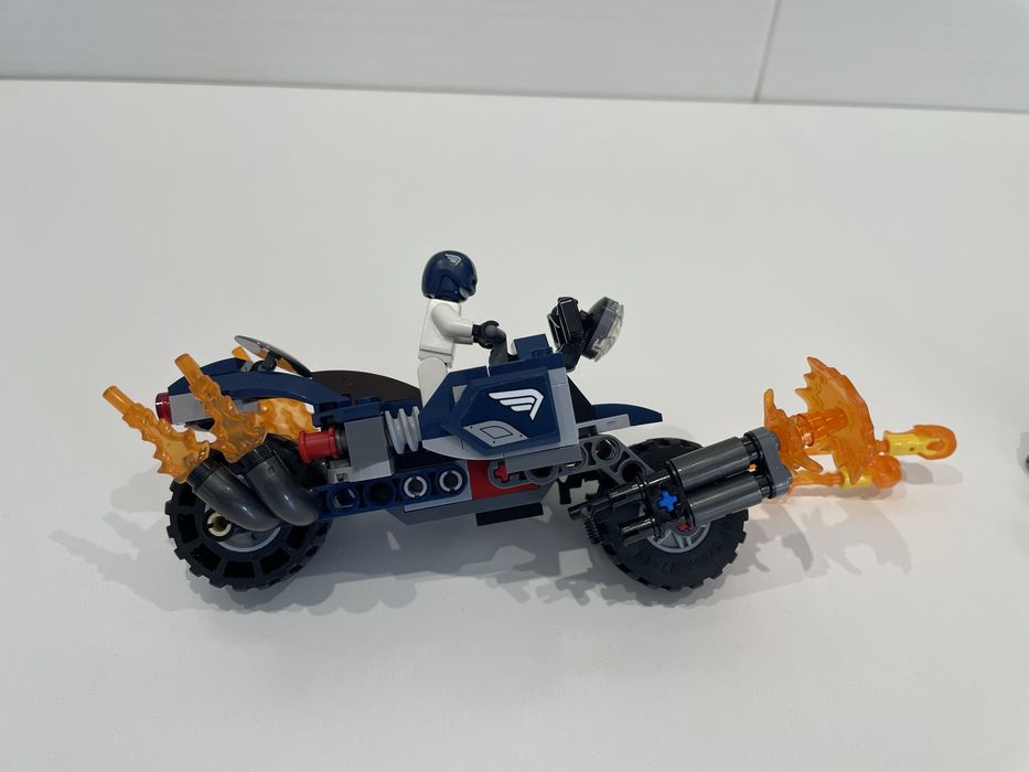 LEGO Captain America - OUTRIDERS ATTACK (from Avengers Endgame) 76123