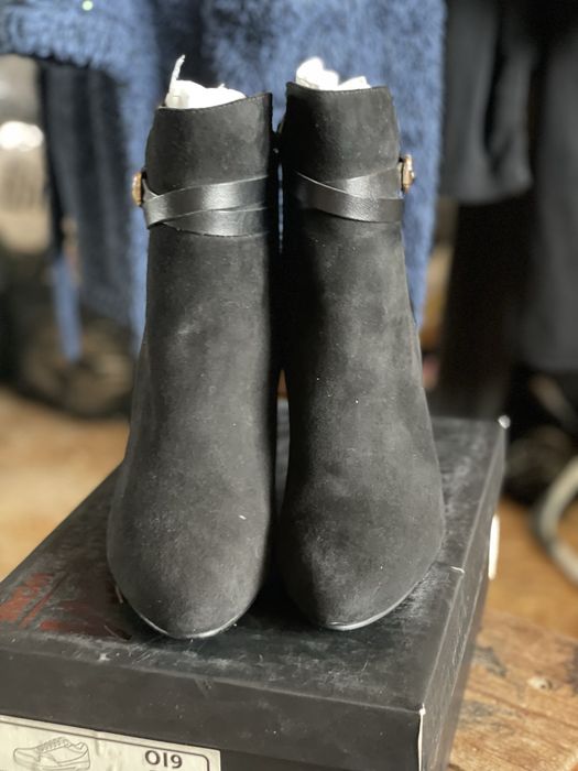 Жіночі Черевички/сапожкі на підборах Braska